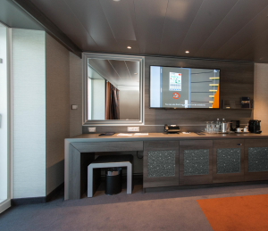 msc-yacht-club-crystal-cabin