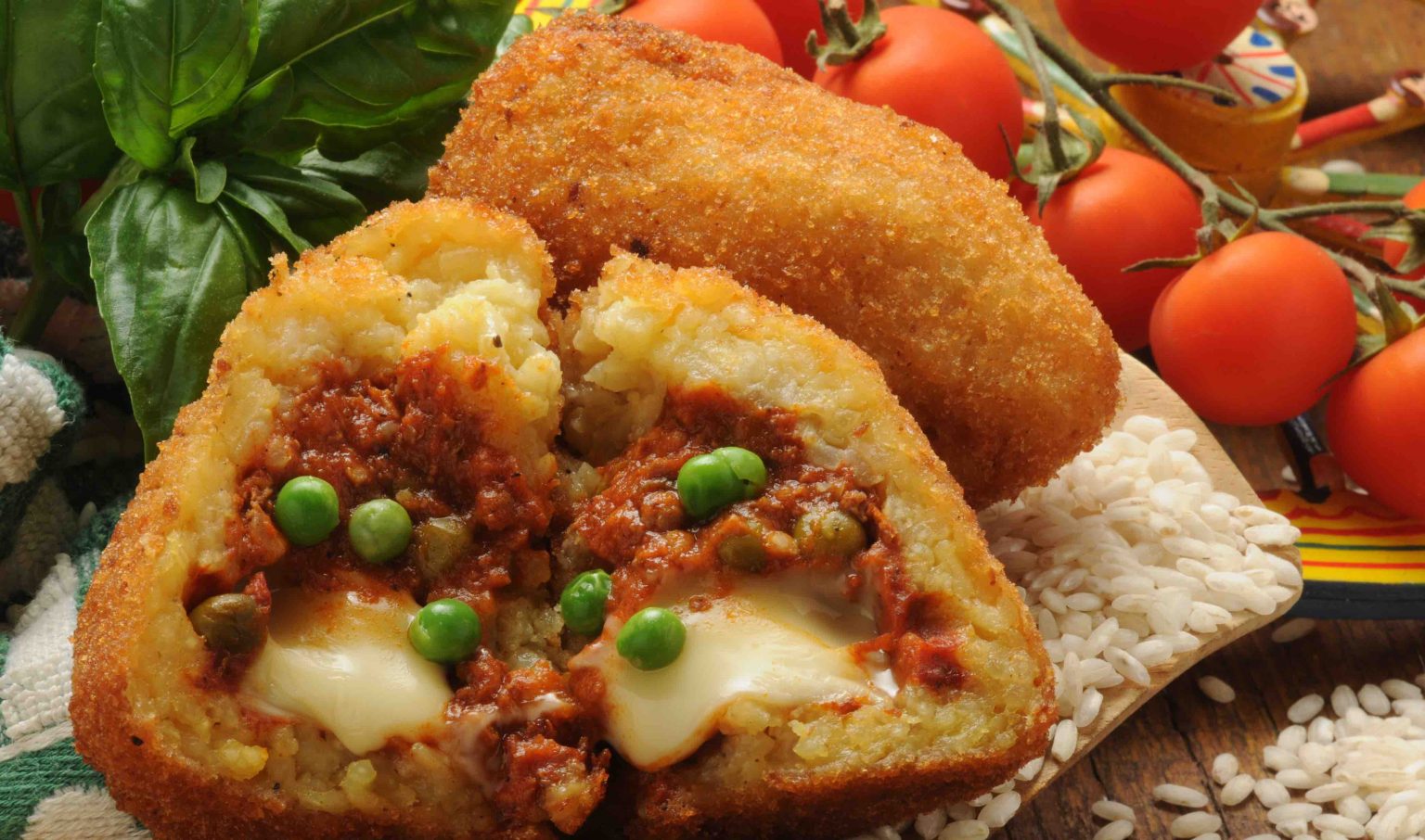 Si dice arancino o arancina? La ricetta tipica made in Sicily ViaggiOff Si dice arancino o arancina? La ricetta tipica made in Sicily ViaggiOff