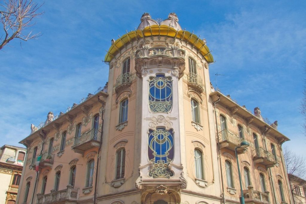 Art Nouveau Casa La Fleur Torino