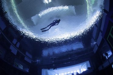 piscina deep dive dubai