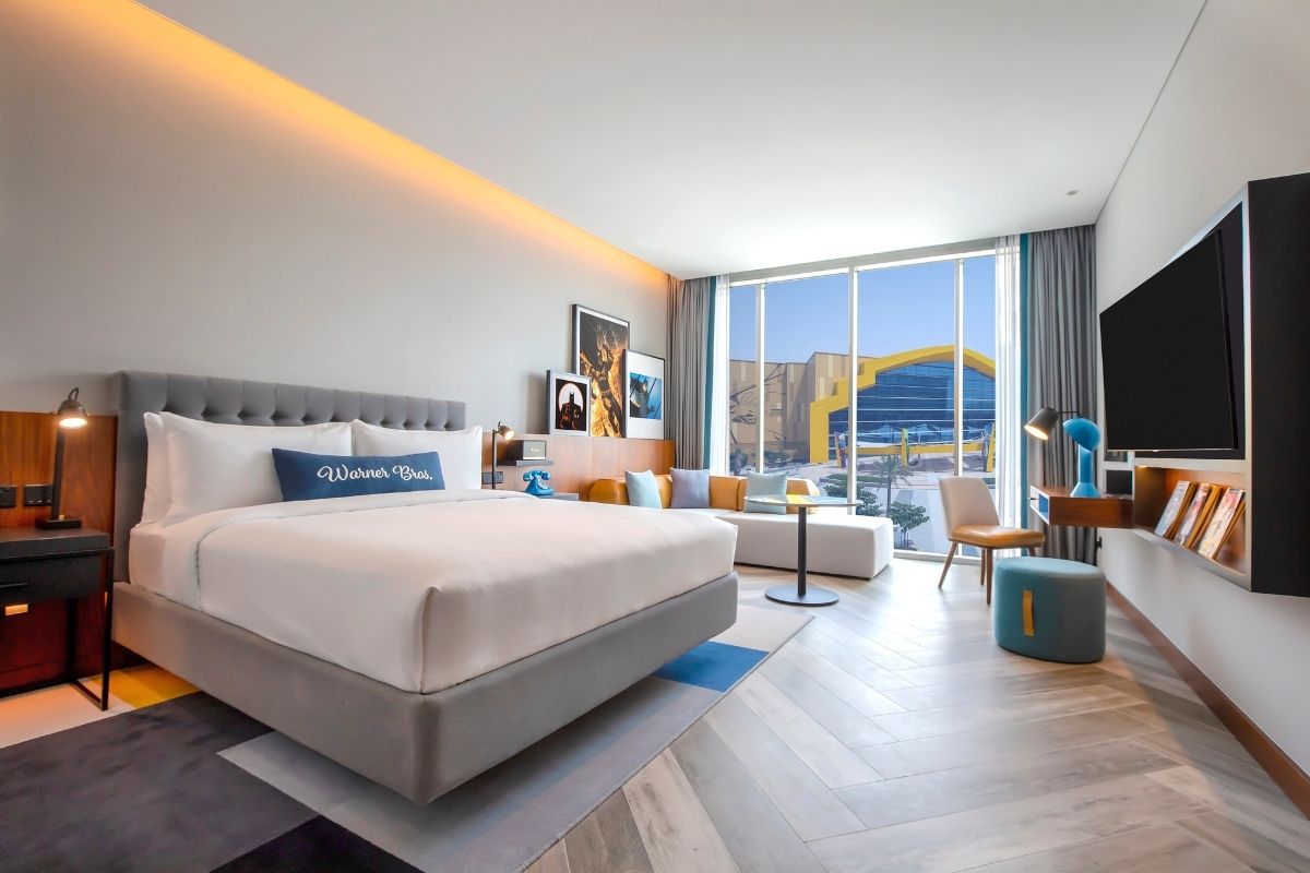 warner bros hotel abu dhabi
