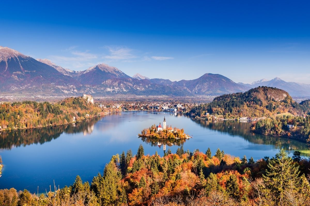 lago di bled slovenia autunno
