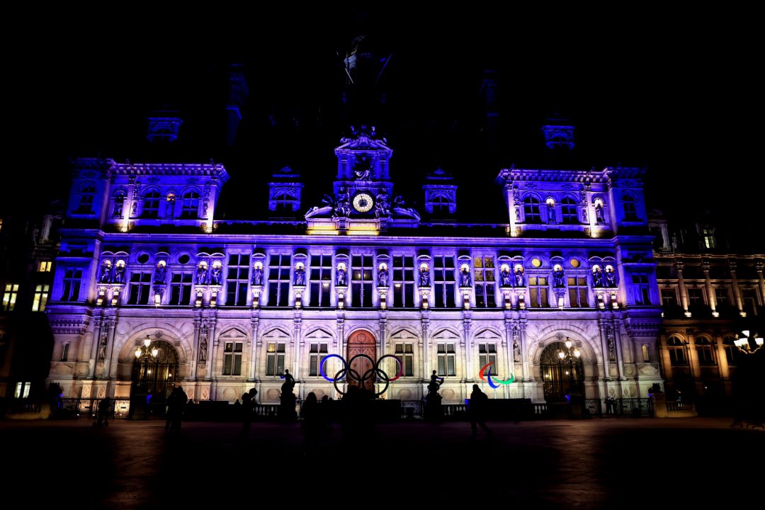 L'hotel de Ville a Parigi colori ucraina