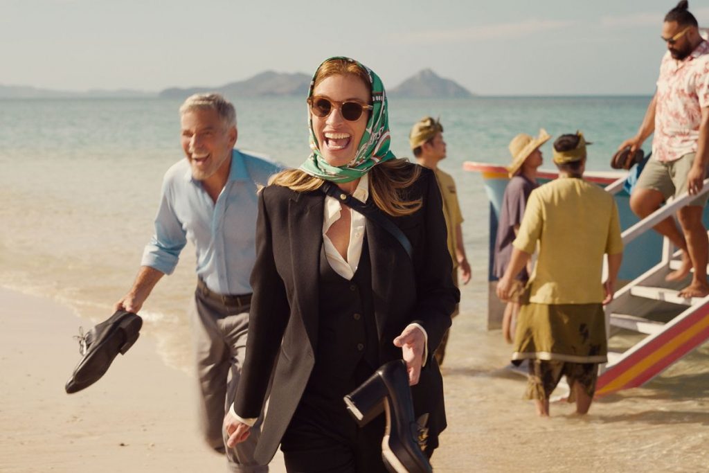 Ticket to Paradise, Julia Roberts e George Clooney in una scena del film