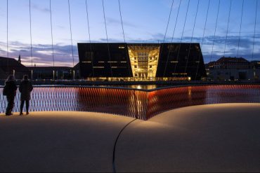 Copenhagen, Circle-Bridge, Olafur Eliasson. Den Sorte Diamant (1999) - Schmidt Hammer Lassen Architects. credits Kim Wyon