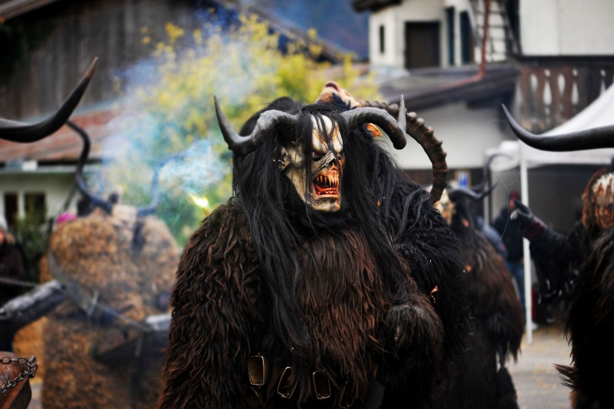 Krampuslaufen, credits Tirol Werbung, Lea Neuhauser