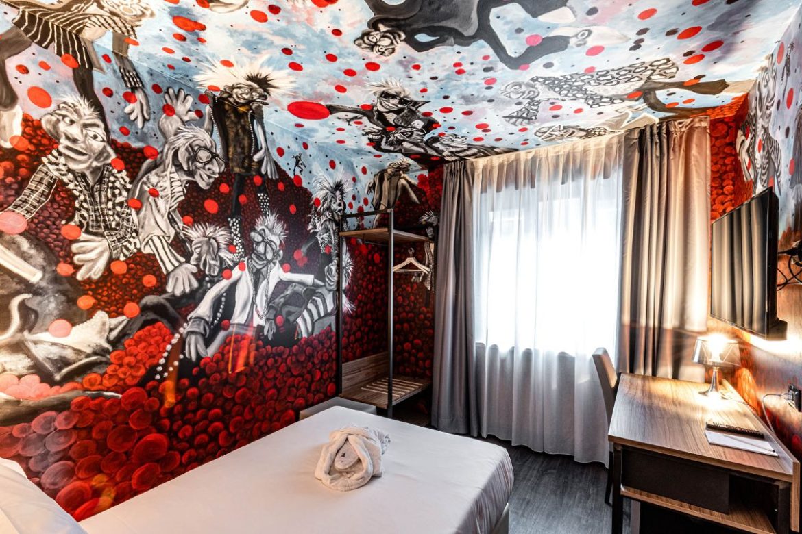 Muraless Art Hotel, decolla il progetto “Adotta una stanza” nel