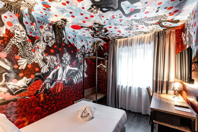 Muraless Art Hotel