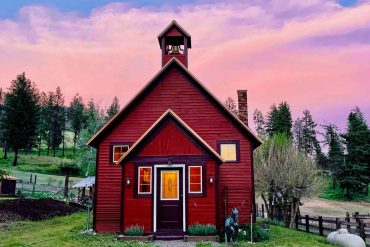 Back to school airbnb Kettle Falls, Usa