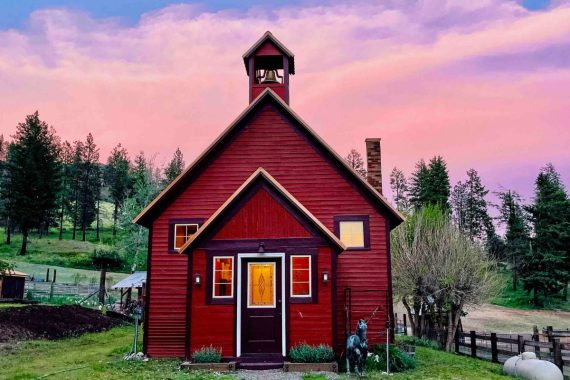 Back to school airbnb Kettle Falls, Usa