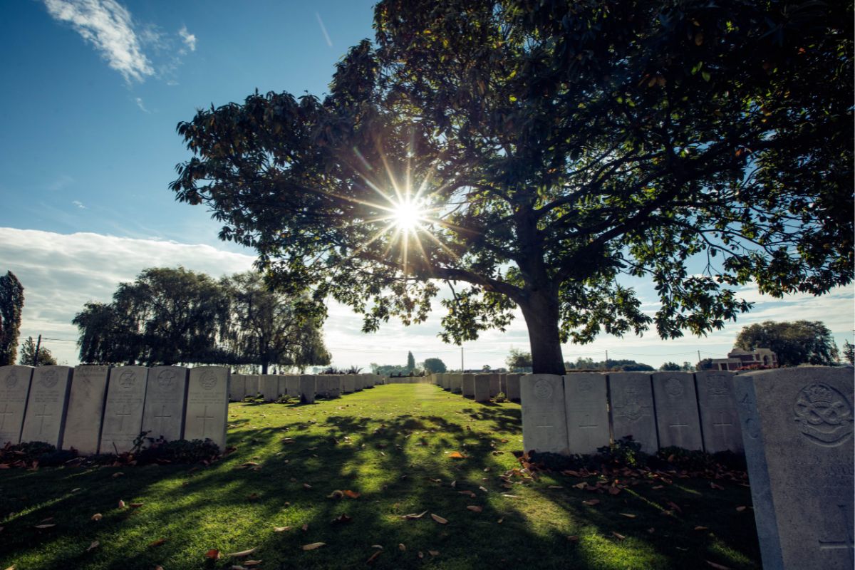 Lijssenthoek Military Cemetery 41, credits Piet De Kersgieter