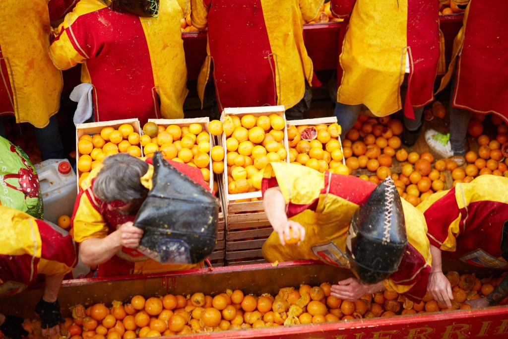 Carnevale di Ivrea, Battaglia delle Arance