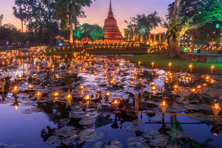 Loy Krathong in Thailandia