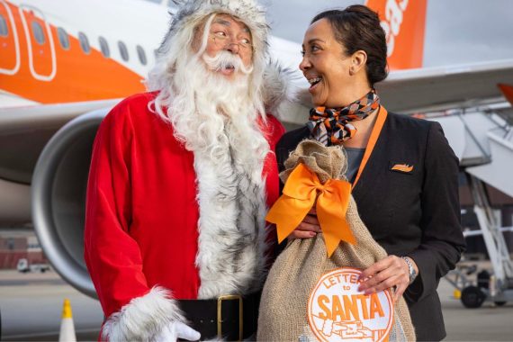 easyJet con Babbo Natale