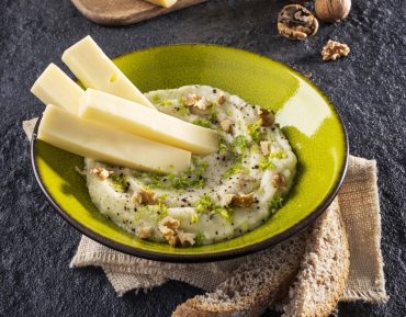 Mousse di sedano rapa patate e finocchi con Stelvio DOP e noci da uff st