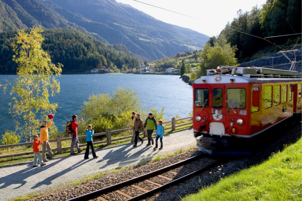 Con l’eco mobility hotel e il Trenino del Bernina la vacanza è green a Tirano