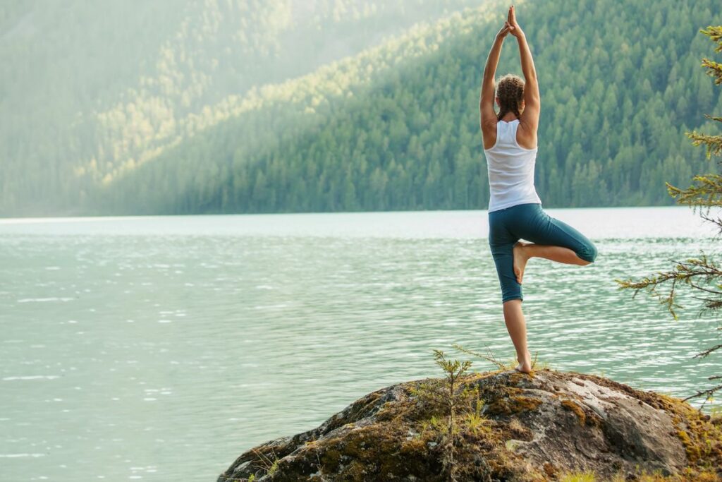 Da Times Square ai templi di Kyoto: sei mete per gli yoga lover nel mondo