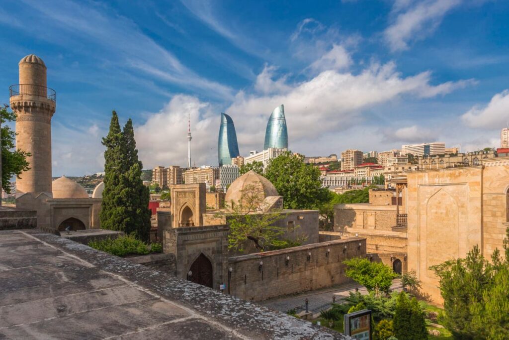 L’itinerario perfetto per scoprire l’Azerbaijan, sospeso tra antico e futuro